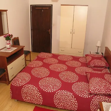 Ana Apartman *
